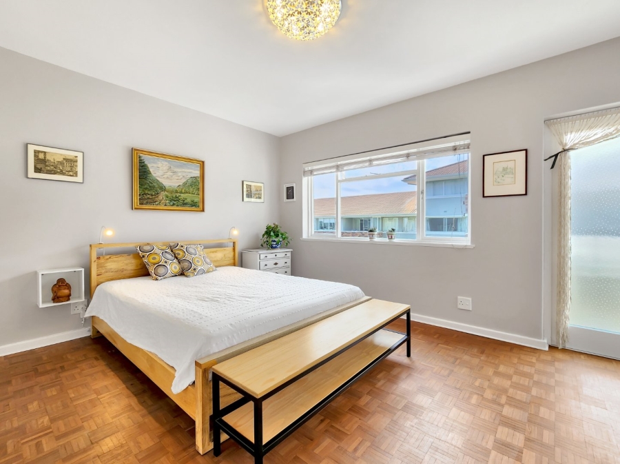 2 Bedroom Property for Sale in Sea Point Western Cape